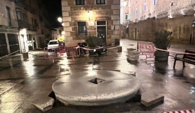 comienza la instalación de la escultura de María Pacheco frente al Alcázar