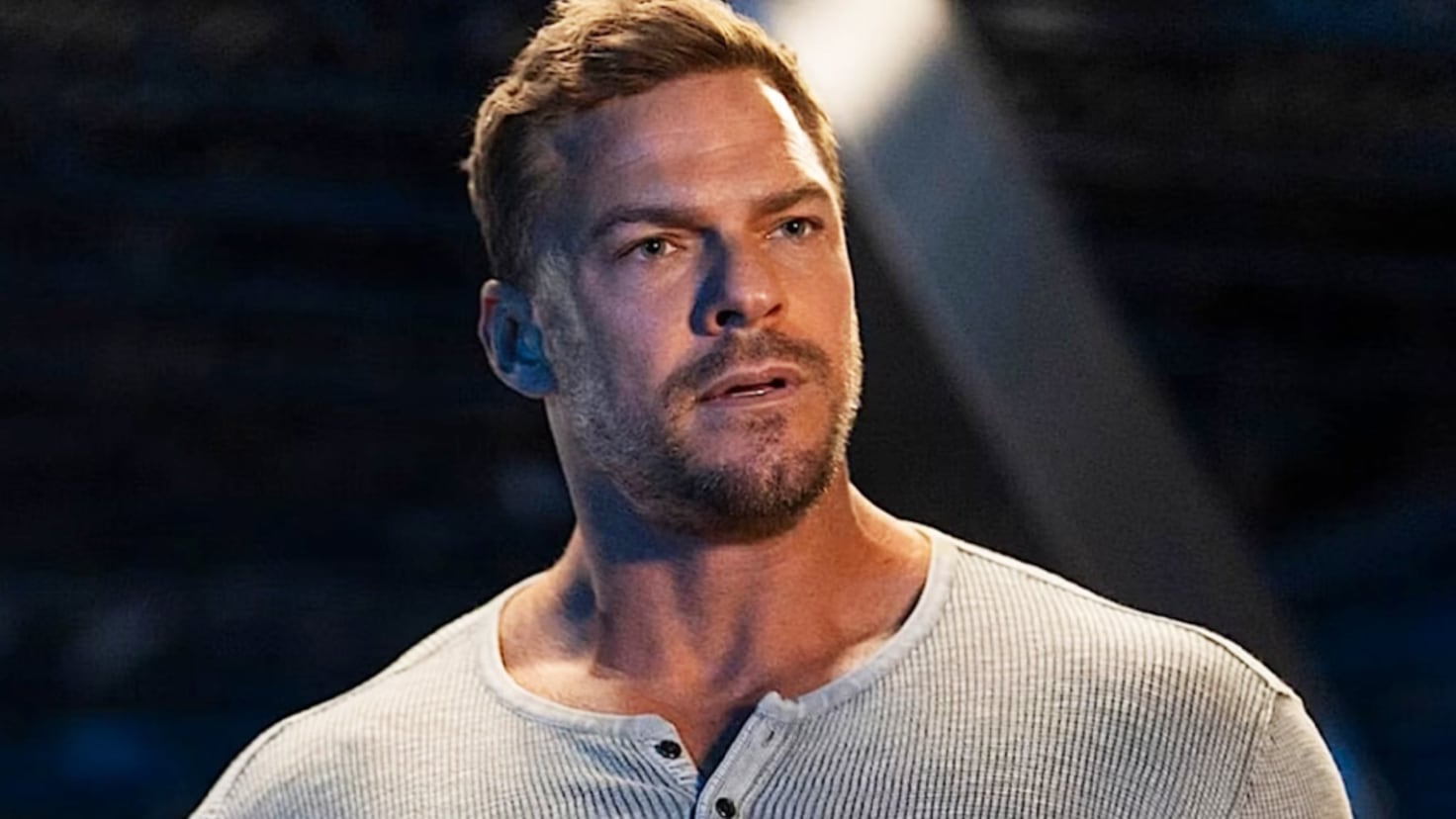 La película de acción y comedia de Alan Ritchson (‘Reacher’) en Prime Video que triunfa en España pese a sus malas críticas