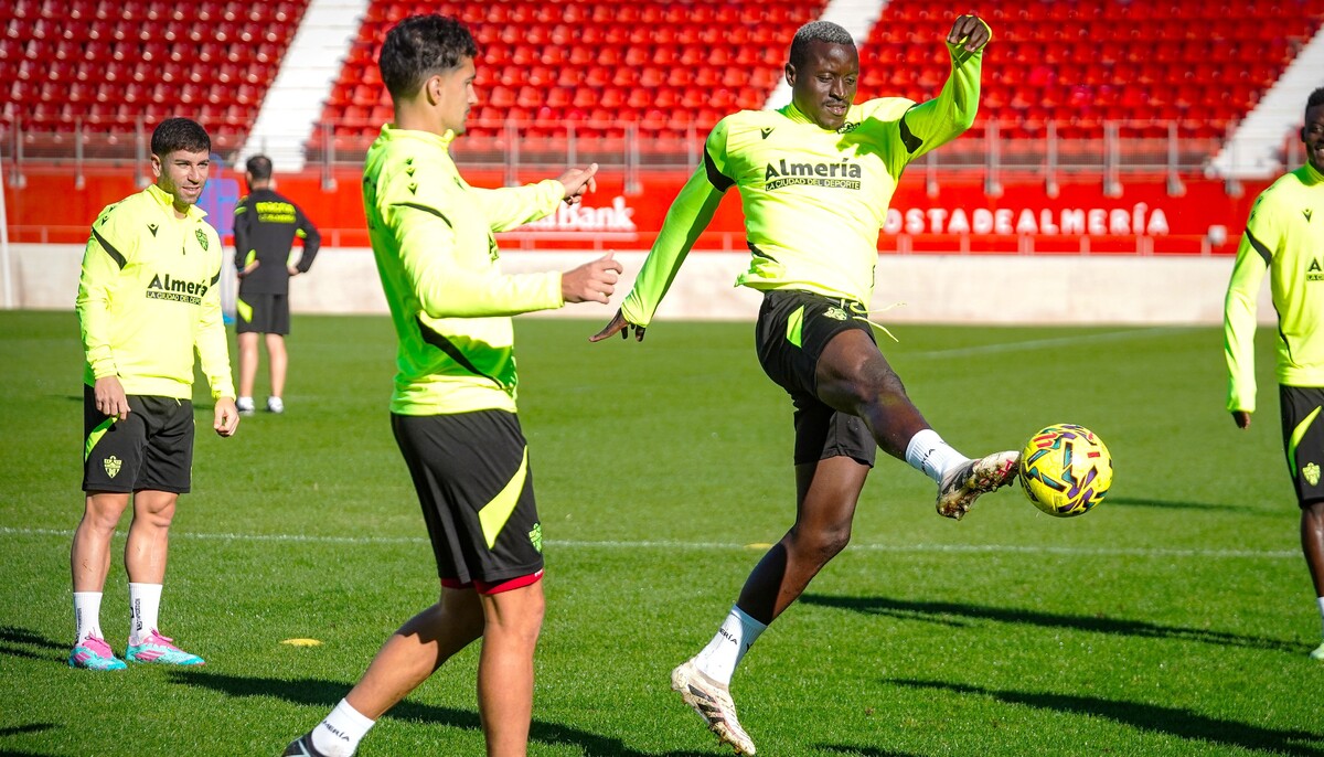 Lopy entra en la convocatoria para el partido de este miércoles en el Alfonso Murube | UD Almeria