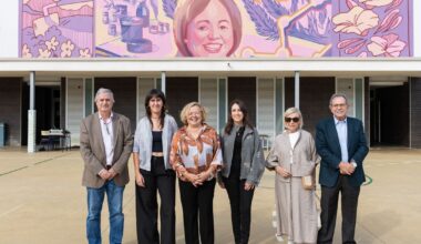 La artista zamorana Laura Merayo deja su pintura en un colegio de Castellón