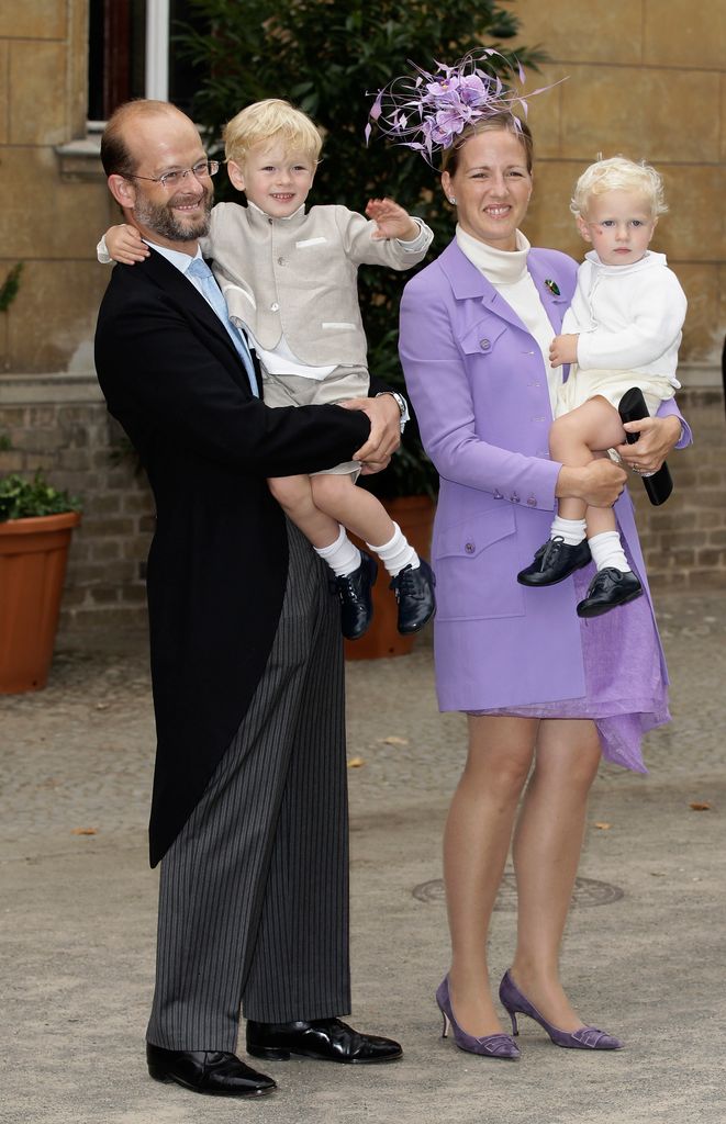 Lord y Lady Nicholas Windsor con dos de sus tres hijos