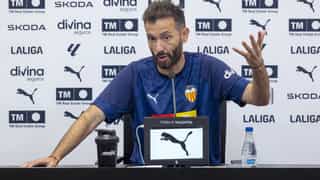 Corberán no titubea con la crisis del Valencia, la exuberancia del Betis o "el malestar de Mestalla": Ni dimisión, ni destitución