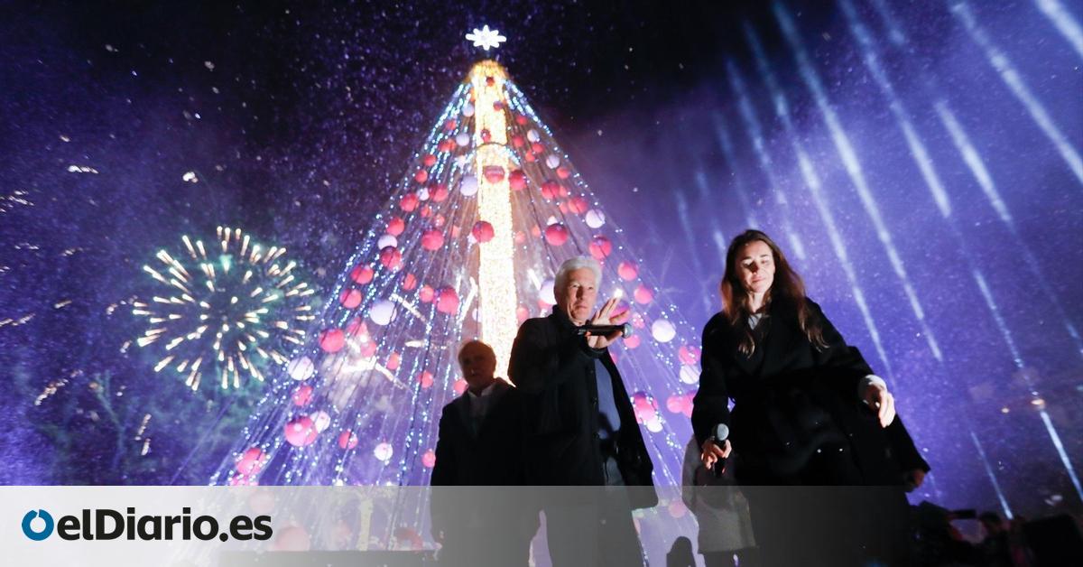 Richard Gere protagoniza el encendido del Gran Árbol de Navidad de Murcia