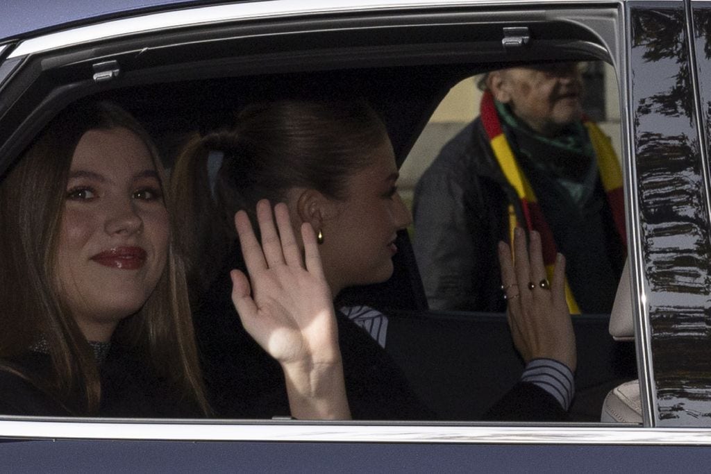 La infanta Sofía y la princesa Leonor