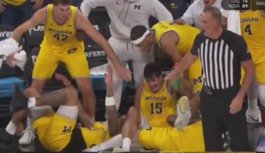 Aday Mara estalla de alegría y cae al suelo al celebrar el canastón de un compañero