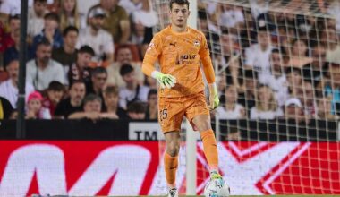 El portero del Valencia que se había quejado por la titularidad de Agirrezabala será multado