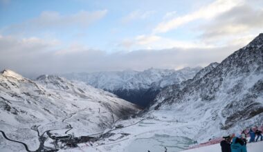 La Jornada - Al menos 15 alpinistas desaparecidos tras avalancha en Nepal