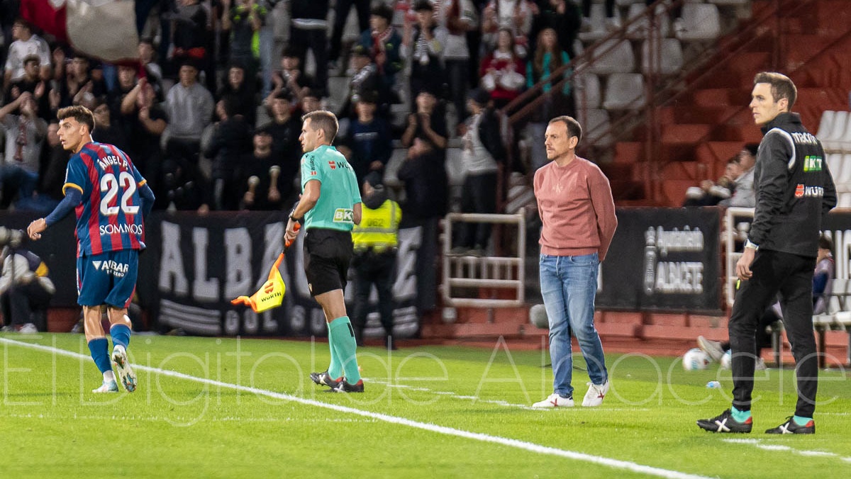 Alberto aprende de sus errores y reconoce lo evidente tras el Albacete - Huesca