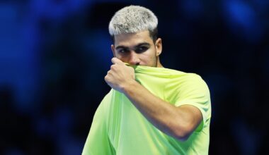 El partido entre Alcaraz y Sinner se interrumpe: qué ha pasado