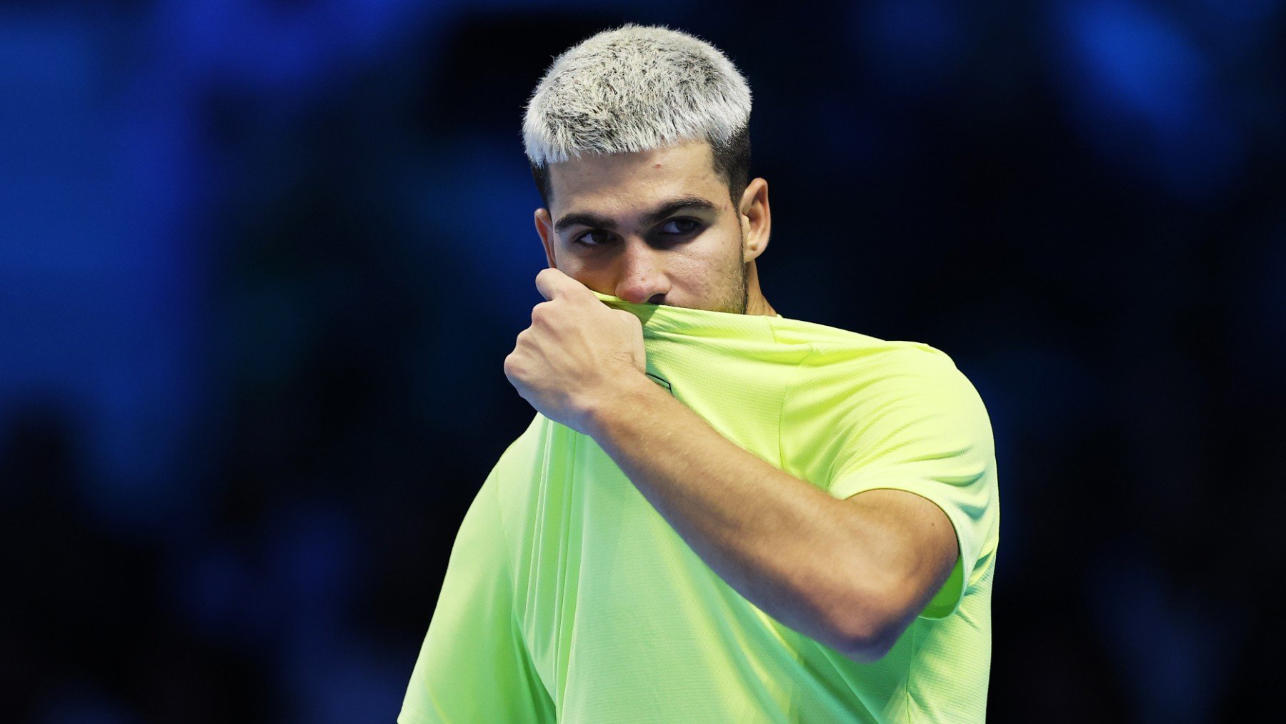 El partido entre Alcaraz y Sinner se interrumpe: qué ha pasado