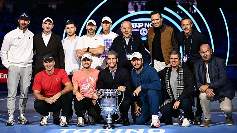 Alcaraz ya tiene su trofeo de número 1: «Es un objetivo y un viaje que no puedes lograr tú solo»