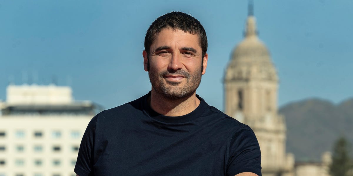 Los 5 detalles más sorprendentes de la nueva vida de Álex García tras el fallecimiento de Verónica Echegui