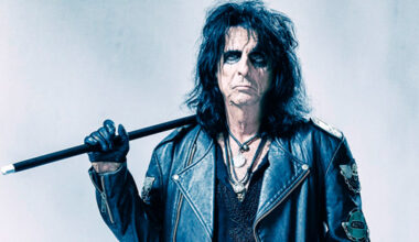 Alice Cooper dice que Jesucristo "es el núcleo de todo, la vida en sí misma" y describe a la gente "más miserable" que ha conocido