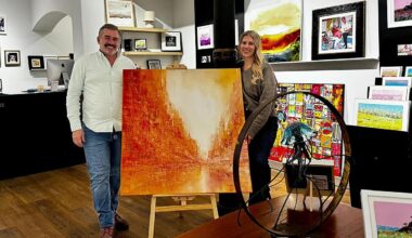 Por amor al arte: un matrimonio abre una tienda en el Casco Viejo con obras originales desde 115 euros