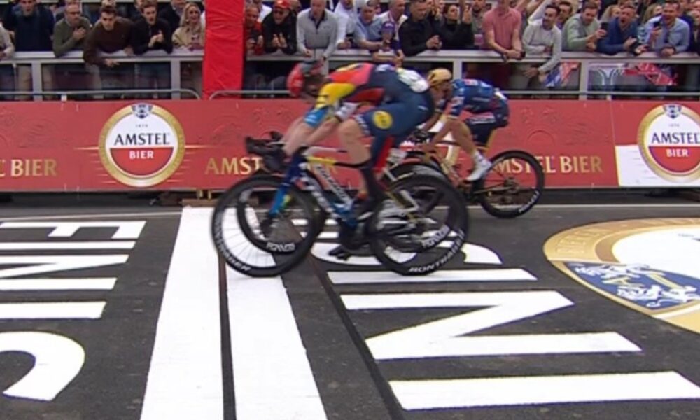 La victoria de Skjelmose en la Amstel fue brutal