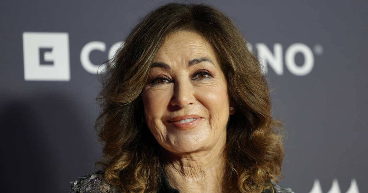 todos los looks de las invitadas a la primera gran fiesta de la Navidad