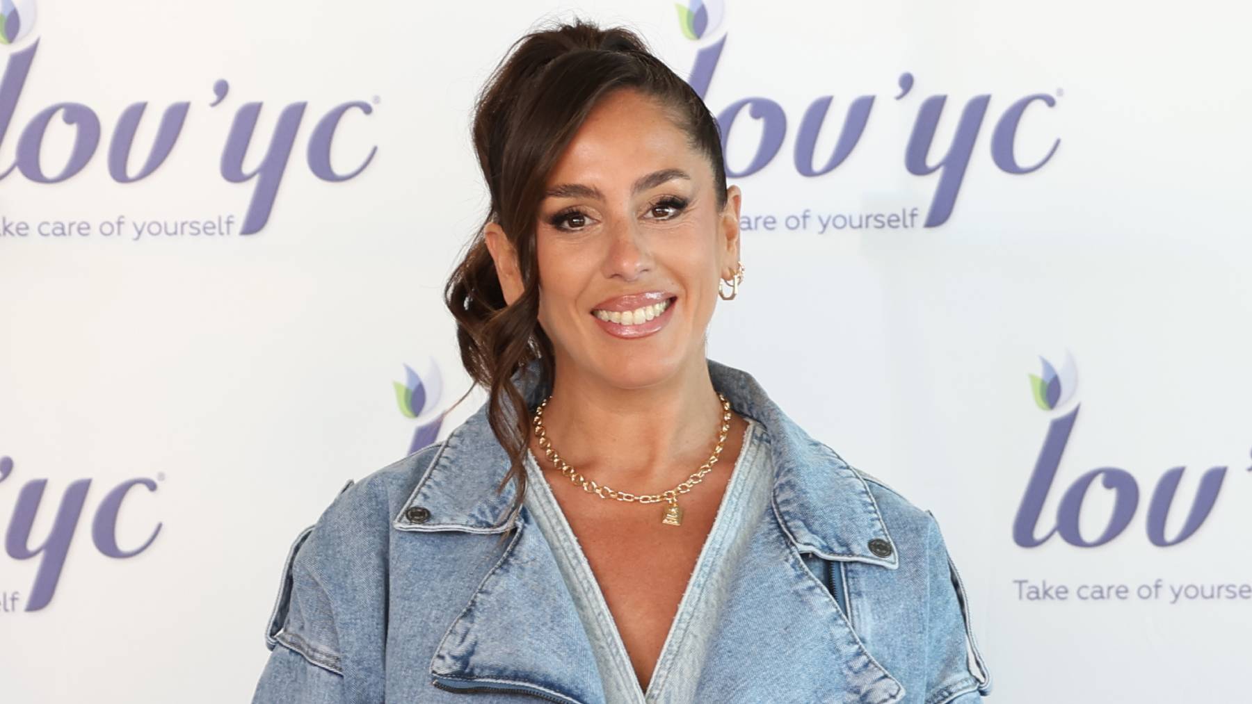 Esto es lo que hace la hija de Anabel Pantoja cuando ve a Isabel Pantoja por televisión