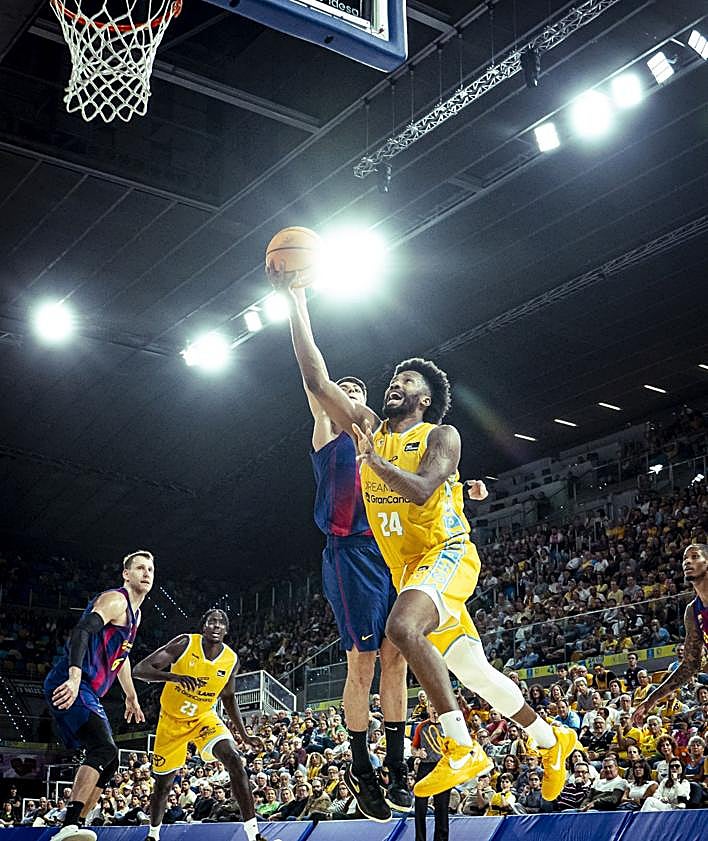 Imagen secundaria 2 - El Dreamland Gran Canaria claudica ante el Barça en el Arena (61-72)
