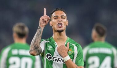 El golazo de Antony tras el pase largo de Marc Roca en el Betis