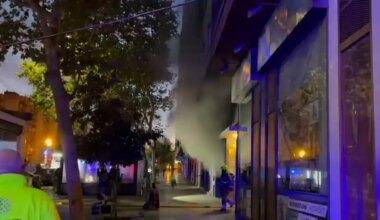 Aparatoso incendio en el garaje de un edificio en el centro de Zaragoza
