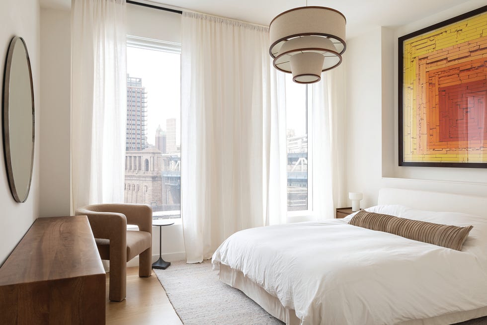 un apartamento en manhattan con muebles modernos, madera y texturas calidas un apartamento en manhattan con muebles modernos, madera y texturas calidas