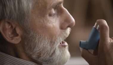 Síntomas de la EPOC: la enfermedad silenciosa con señales que pueden atribuirse al envejecimiento