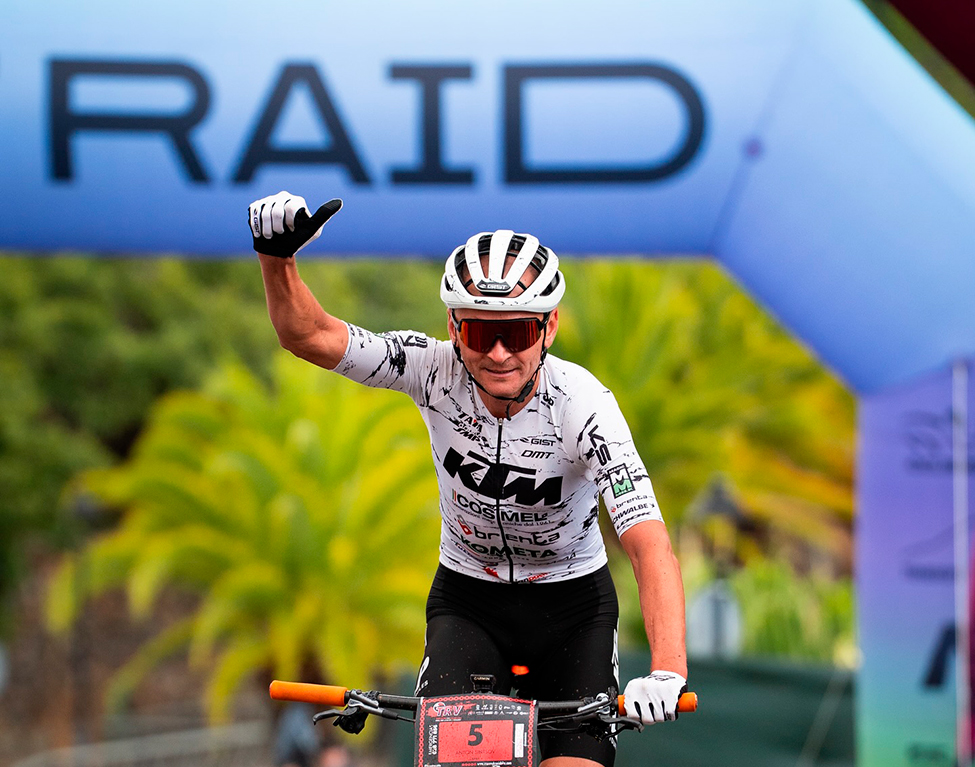 Sintsov se impone en la etapa reina y Pedro Rodríguez consolida su liderato en la Transvulcania Bike - ESMTB.com