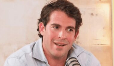 Los dos hábitos que son igual de malos que fumar, según el cardiólogo Aurelio Rojas