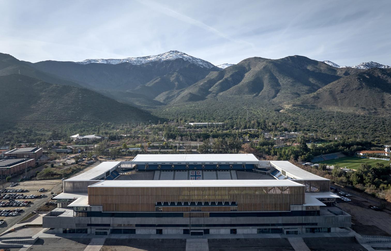 Renovación del estadio de la Universidad Católica en Santiago de Chile