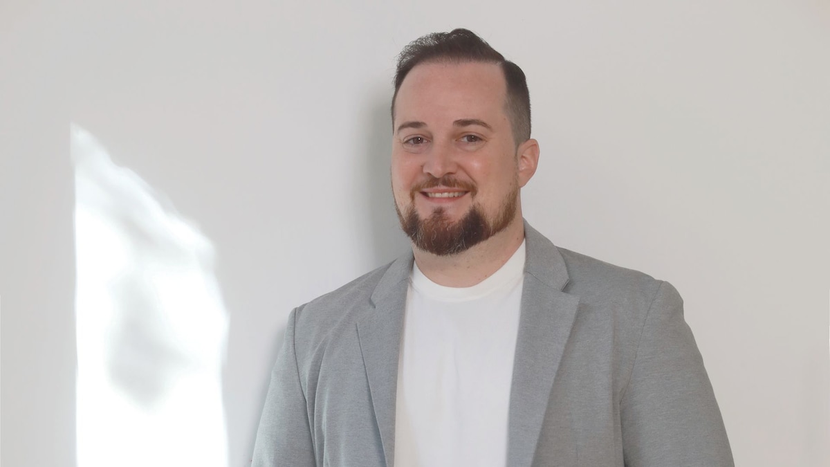 “En viviendas pequeñas, los tabiques son enemigos del aprovechamiento porque condicionan la distribución, reducen el paso de luz y penalizan la sensación de amplitud”