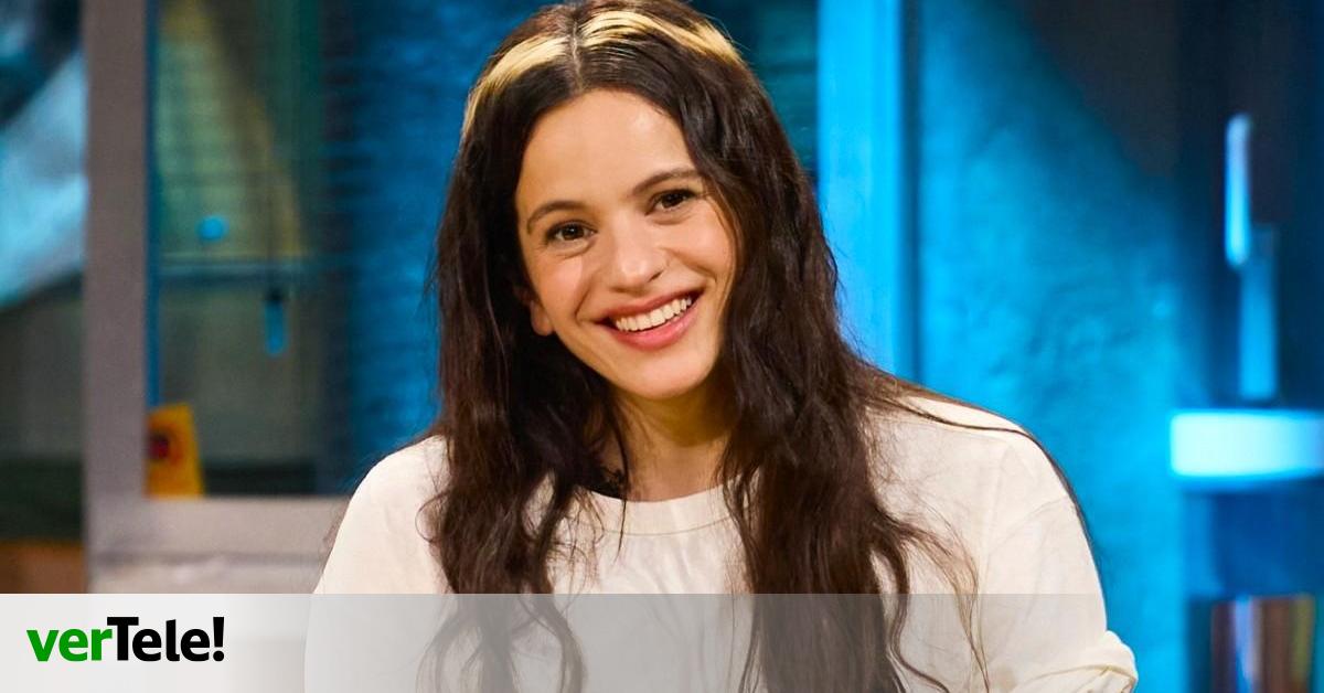 Rosalía llegó a 'La Revuelta' tras una reunión de vecinos famosos, para dedicar a Broncano 'La Perla' y desvelar su significado