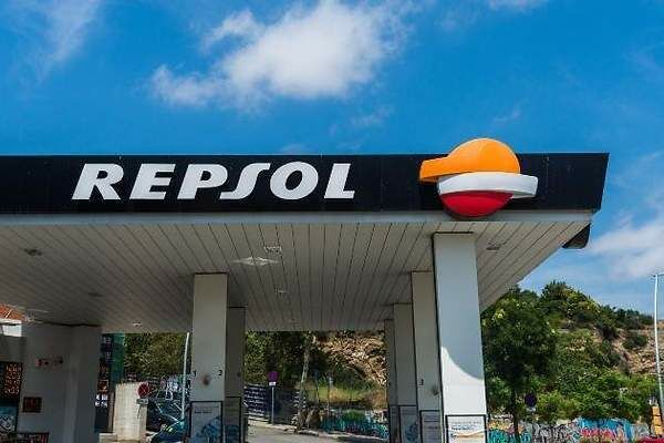 La petrolera Repsol, con potencial del 15% pese a las caídas en el precio del crudo