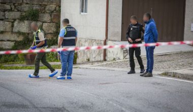 Un joven deja malherido a su padre tras propinarle varias puñaladas, en Ribeira - La Voz de Galicia