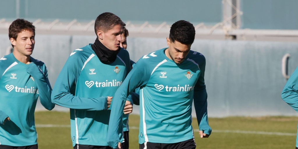 Bakambu, fuera de la lista del Betis para medirse al Utrecht