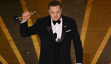 Qué películas ver hoy jueves en televisión: del único Oscar de Brendan Fraser a un clásico de Samuel L. Jackson y John Travolta