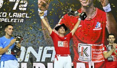 Peio Etxeberria asfixia a Zabala y toca la gloria del Cuatro y Medio