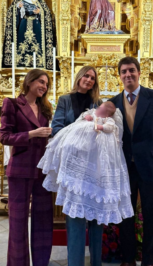 Lourdes Montes en el bautizo de su sobrino Mateo, hijo de su hermana Sibi Montes.