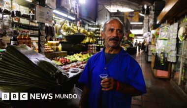 "Lo que nos tiene fregados aquí es el aumento del dólar": cómo viven los venezolanos la posibilidad de un ataque de EE.UU.