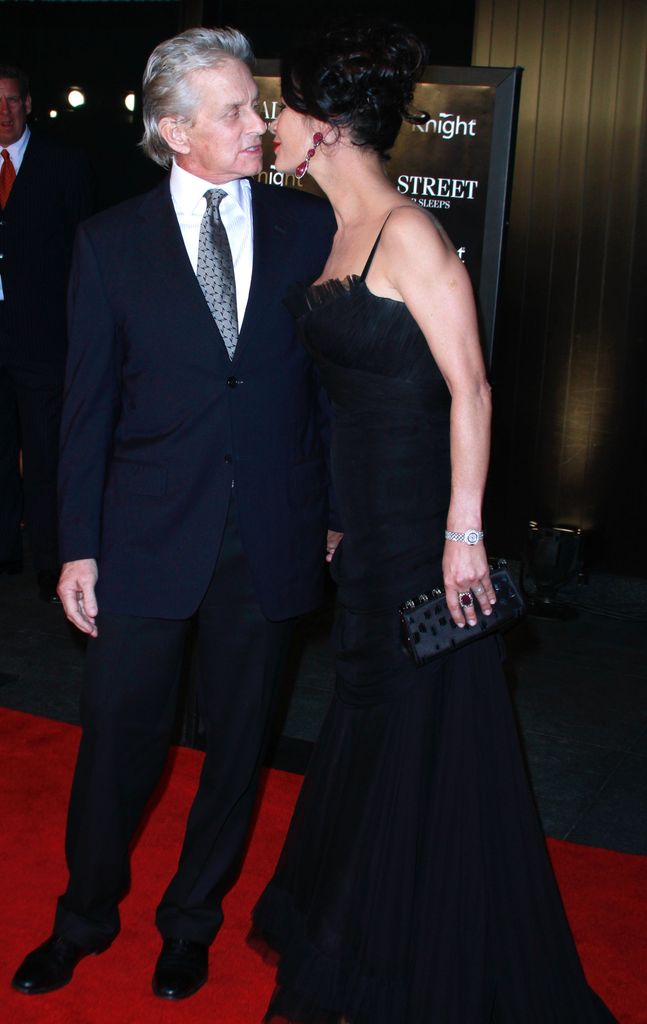 Michael Douglas y Catherine Zeta Jones en la premiere de "Wall Street: Money Never Sleeps" 