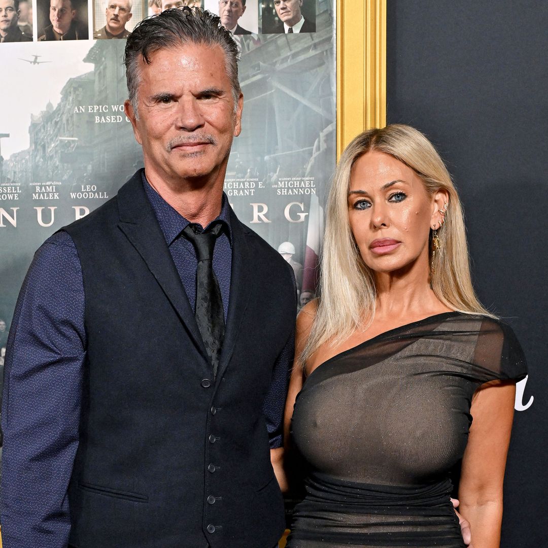 En "Nuremberg", a cuyo estreno, en Los Ángeles, pertenecen estas imágenes, el neozelandés comparte "cast" con Lorenzo Lamas (sobre estas líneas, con su exmujer, Shauna Sand)