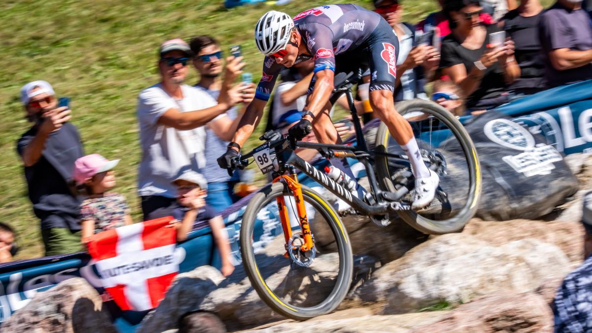 Van der Poel, durante una prueba de ciclocrós