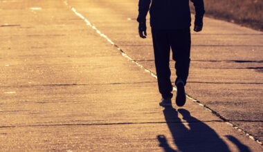 Caminar puede retrasar el alzhéimer hasta siete años