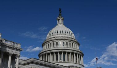 El Senado de EE.UU. aprueba el fin del cierre del Gobierno, que podría reabrir esta misma semana