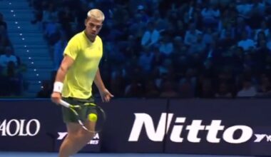 atención al revés a una mano que dejó estupefacto a Fritz