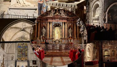 "DE PROFUNDIS" UNA EXPERIENCIA ÚNICA POR LOS SEPULCROS de LA CATEDRAL