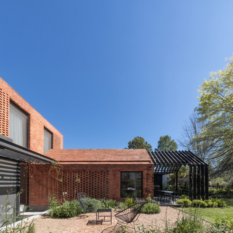 Casa CM / AtelierM + Nicolas Krause - Fotografía exterior, Ladrillo