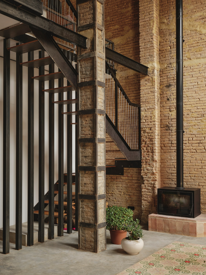 escalera de estilo industrial