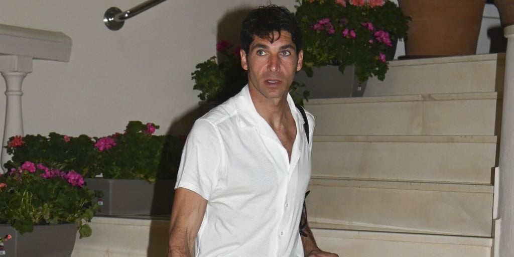 Cayetano Rivera aguarda juicio mientras Eva González y Blanca Romero salen en su defensa