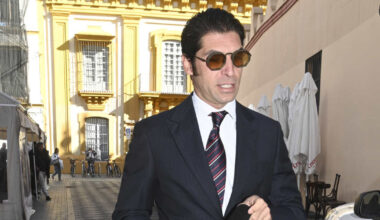 Los gestos de Cayetano Rivera que ponen en evidencia cómo es la relación con su familia