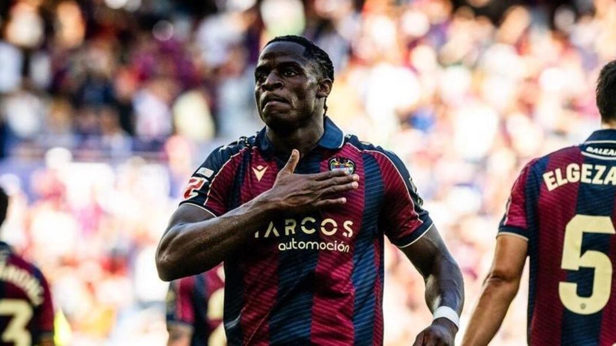 Etta Eyong suma cinco goles y una asistencia en nueve partidos con el Levante UD
